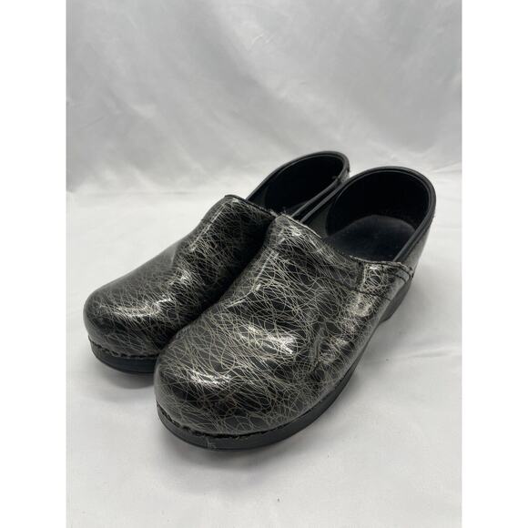 Dansko Women's Professional Clog Silver Black Patent Crisscross Sz 39 US 8 - Picture 1 of 10